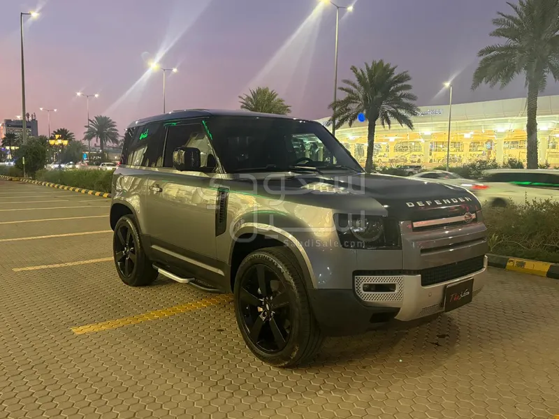2023 لاند روفر ديفيندر 90