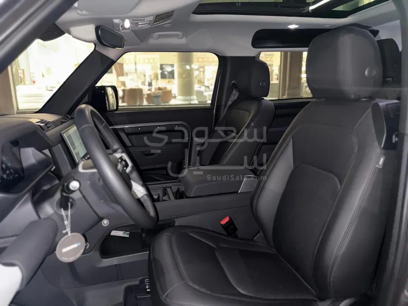 2023 لاند روفر ديفيندر 90