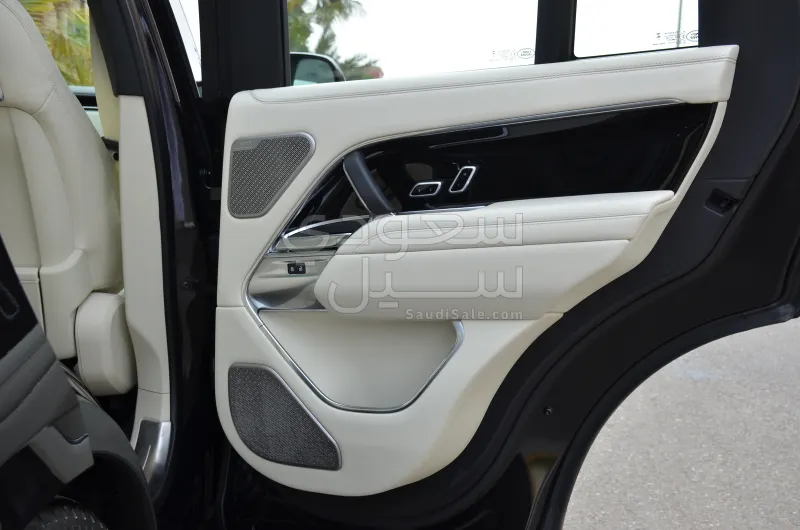 2025 لاند روفر رينج روفر اوتوبيوغرافي