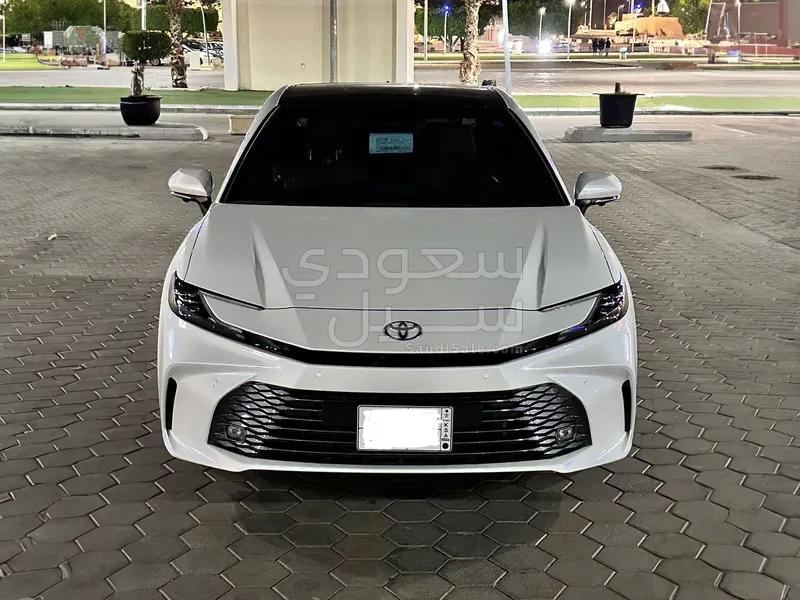 2025 تويوتا كامري لومير