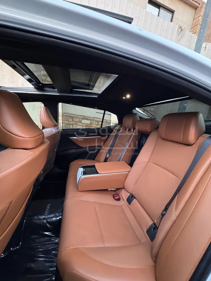 2025 تويوتا كامري لومير