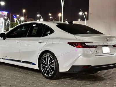 2025 تويوتا كامري لومير