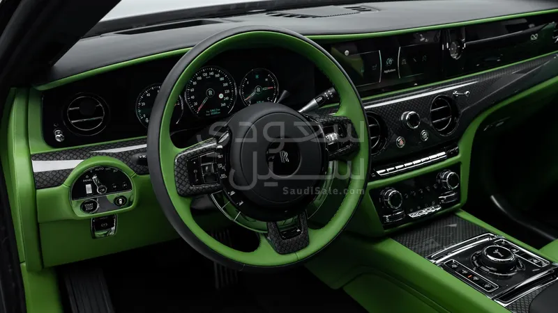 2024 رولز رويس قوست بلاك بادج