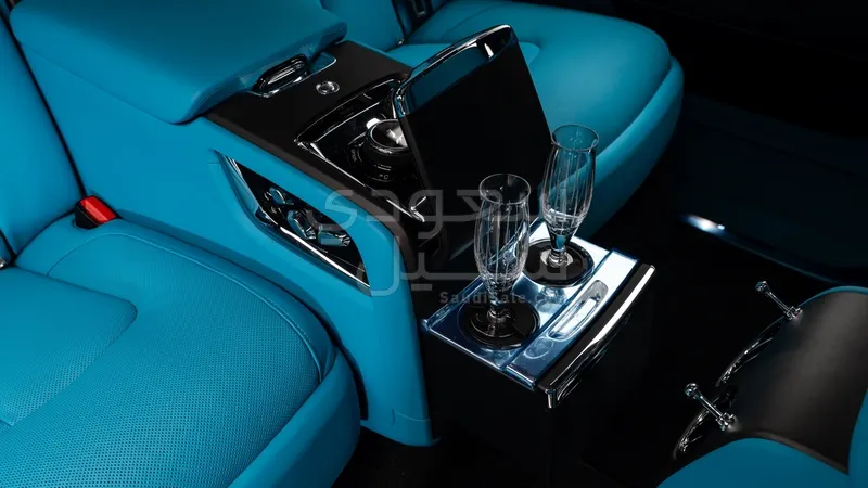 2026 رولز رويس كولينان سلفر بادج