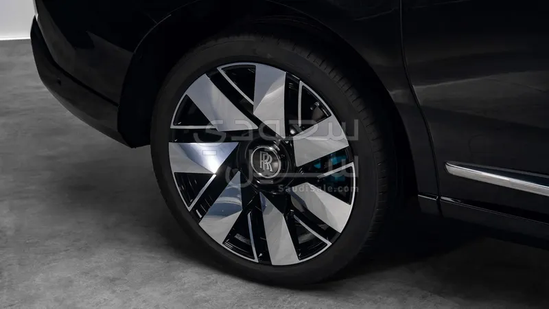 2026 رولز رويس كولينان سلفر بادج