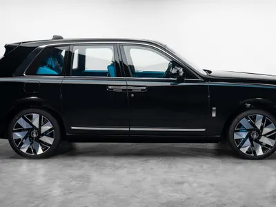 2026 رولز رويس كولينان سلفر بادج