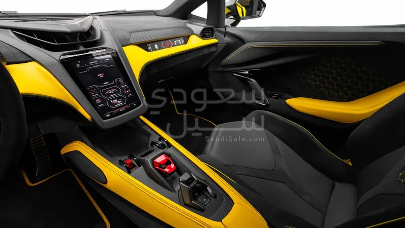 2024 لمبرجيني ريفويلتو