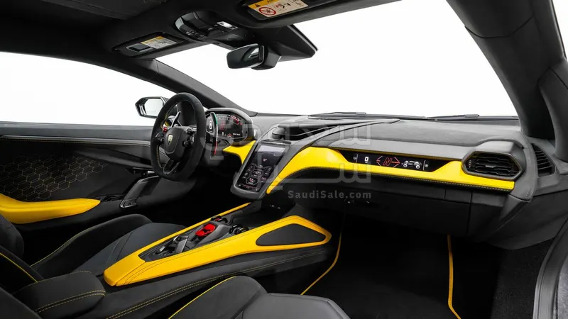 2024 لمبرجيني ريفويلتو