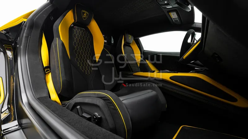 2024 لمبرجيني ريفويلتو