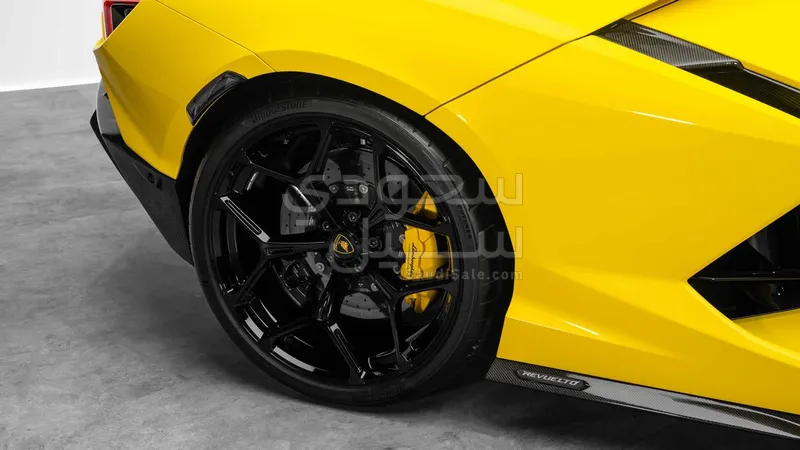 2024 لمبرجيني ريفويلتو