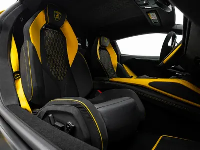 2024 لمبرجيني ريفويلتو