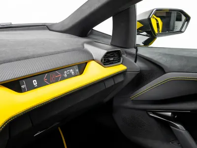 2024 لمبرجيني ريفويلتو