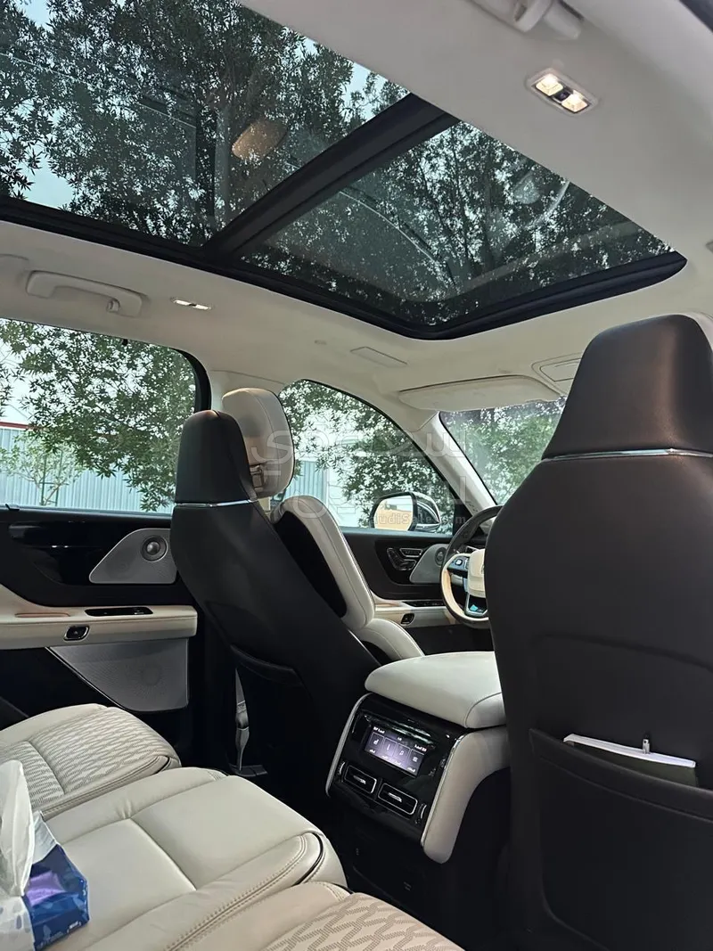 2022 لنكولن افياتور