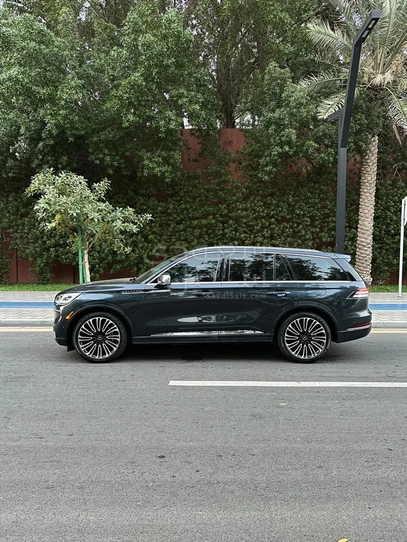 2022 لنكولن افياتور