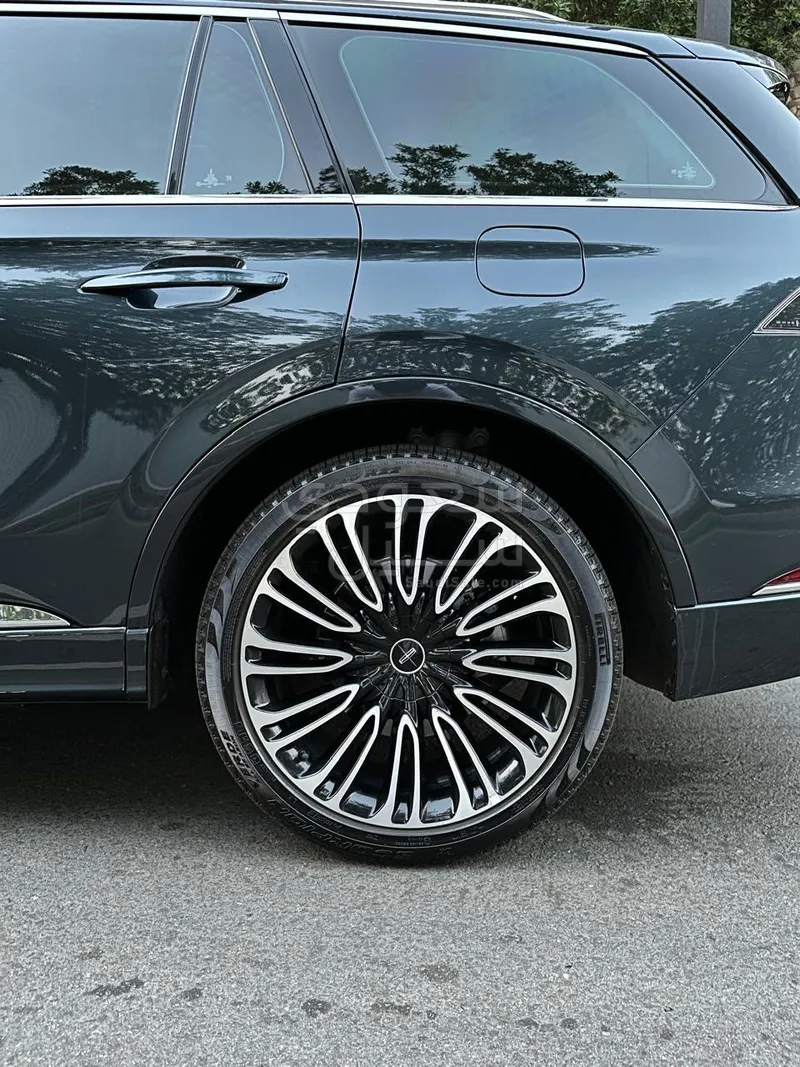 2022 لنكولن افياتور