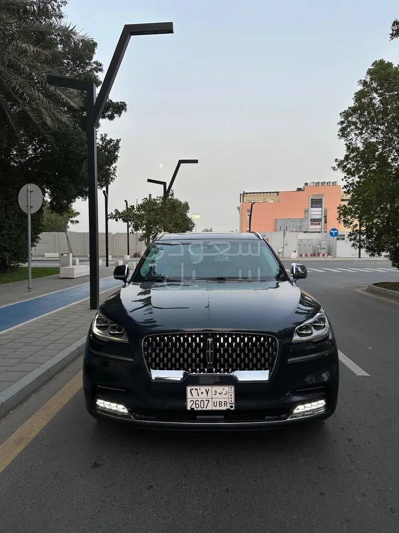 2022 لنكولن افياتور