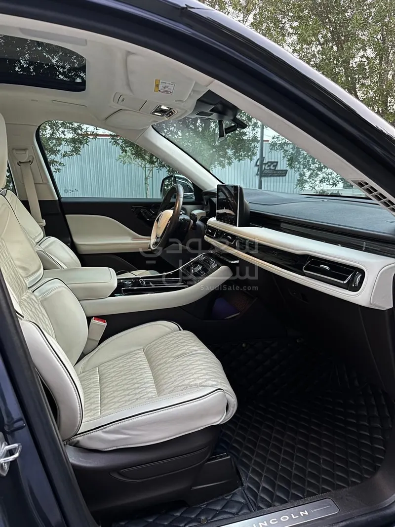 2022 لنكولن افياتور