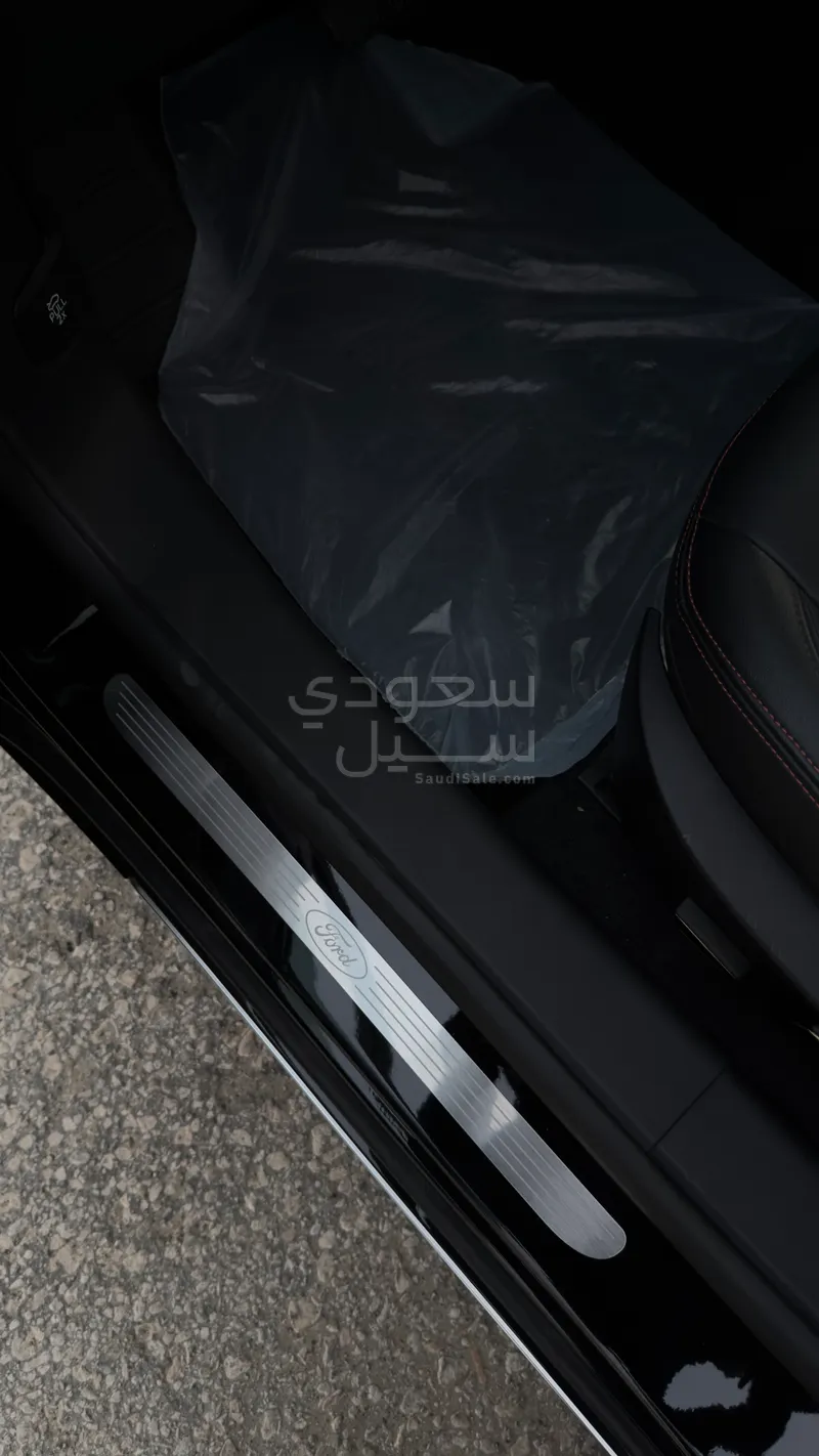 2023 فورد توروس تايتينيوم