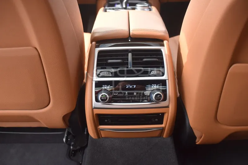 2019 بي ام دبليو الفئة السابعة 730 إل أي