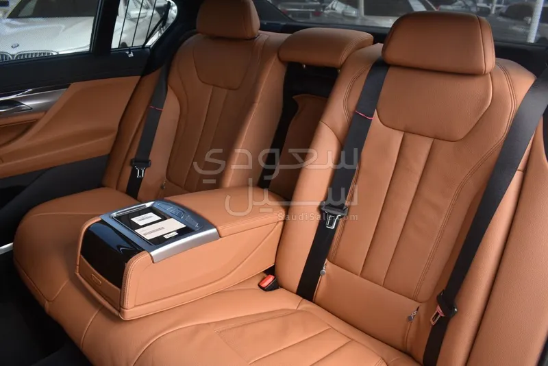 2019 بي ام دبليو الفئة السابعة 730 إل أي