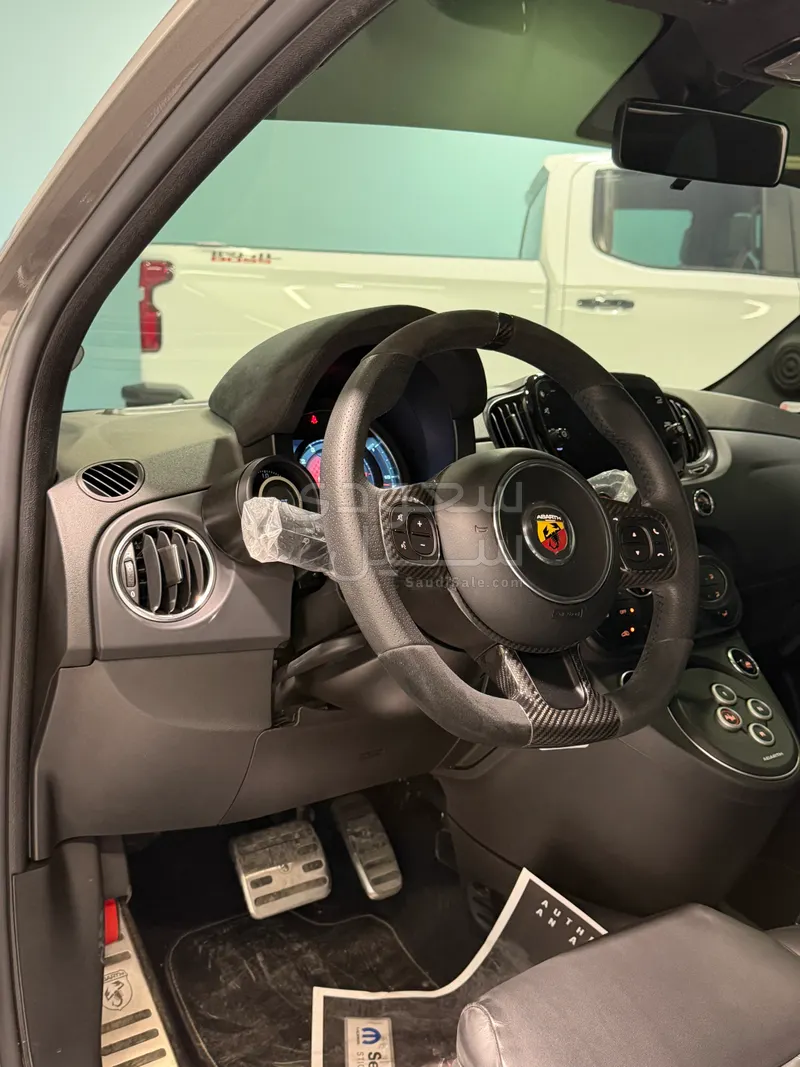 2024 فيات ابارث 695 كومبيتيزيون