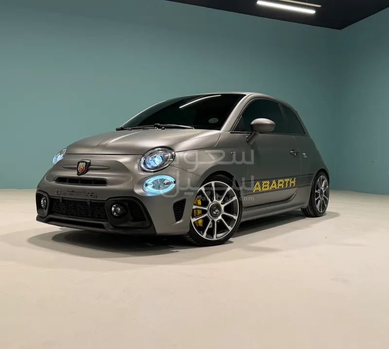 2024 فيات ابارث 695 كومبيتيزيون