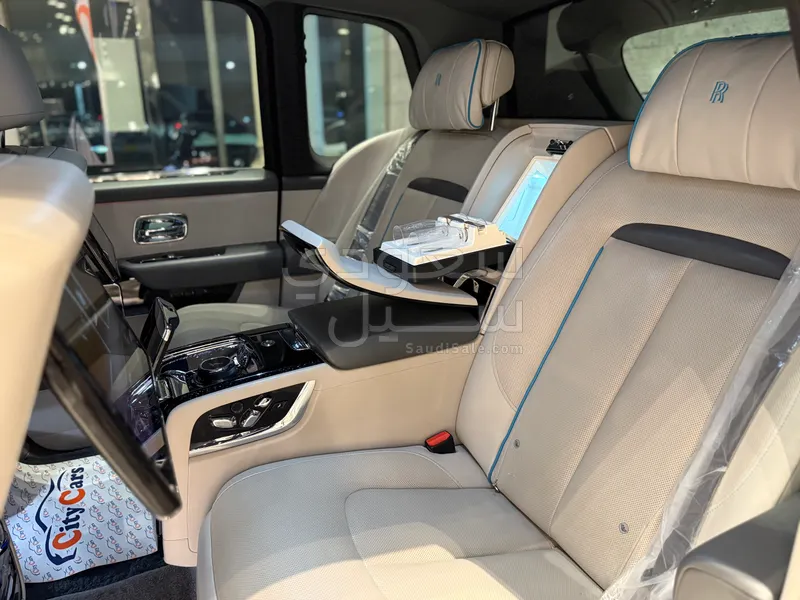 2021 رولز رويس كولينان بلاك بادج