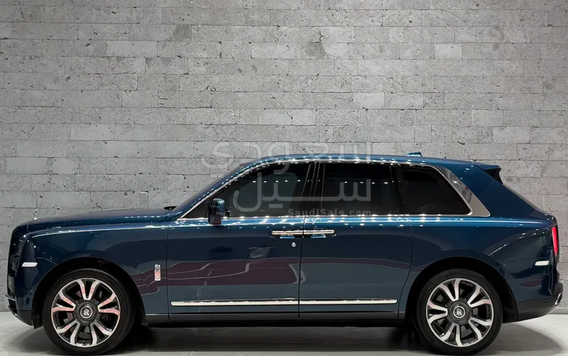 2021 رولز رويس كولينان بلاك بادج