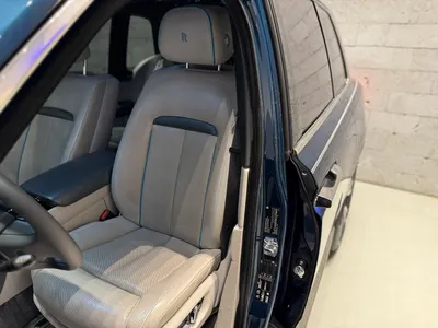 2021 رولز رويس كولينان بلاك بادج