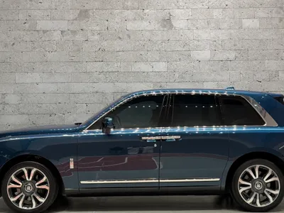 2021 رولز رويس كولينان بلاك بادج