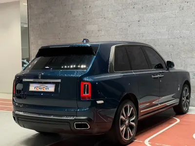 2021 رولز رويس كولينان بلاك بادج