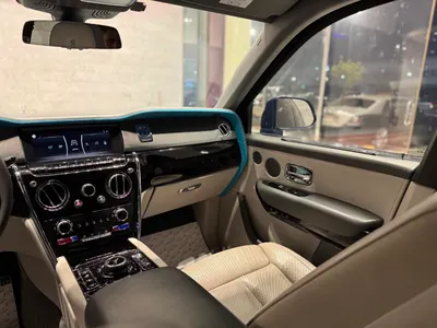 2021 رولز رويس كولينان بلاك بادج