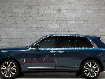 2021 رولز رويس كولينان بلاك بادج