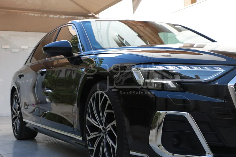 2023 اودي اي 8 50 تي إي اف اي