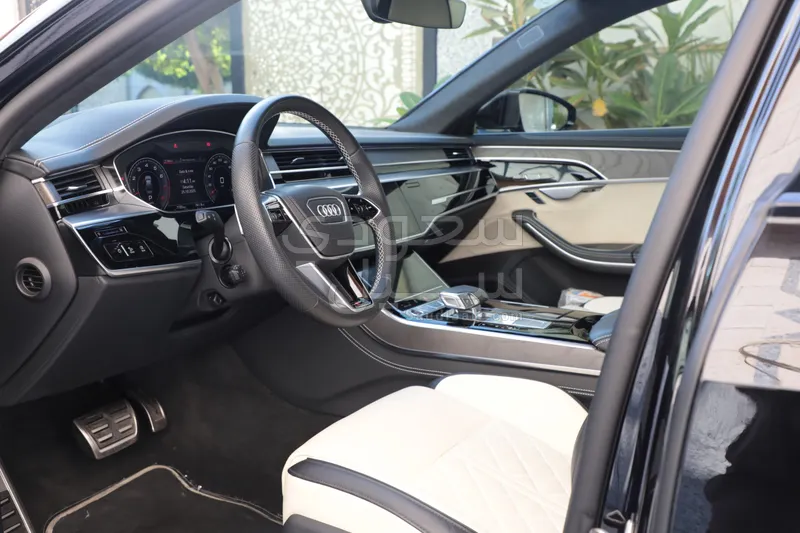 2023 اودي اي 8 50 تي إي اف اي