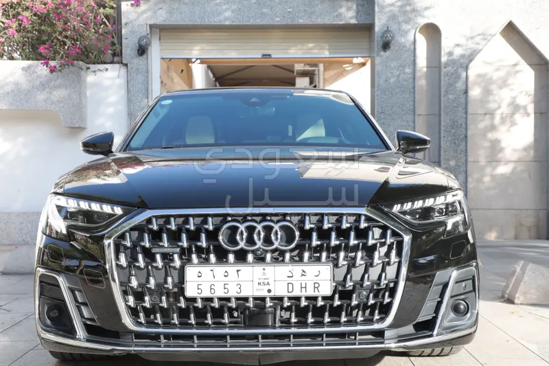 2023 اودي اي 8 50 تي إي اف اي