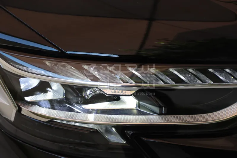 2023 اودي اي 8 50 تي إي اف اي