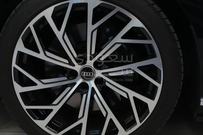 2023 اودي اي 8 50 تي إي اف اي