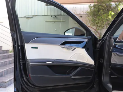 2023 اودي اي 8 50 تي إي اف اي