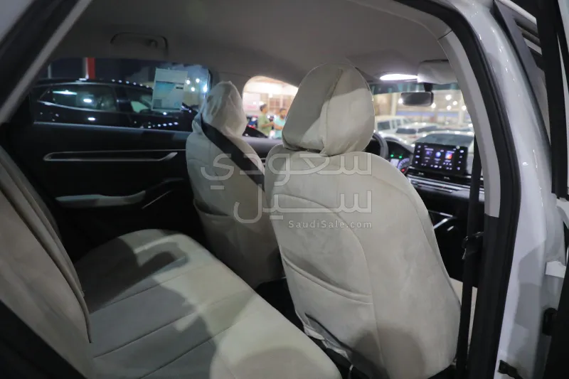 2025 جيلي امجراند جي اس