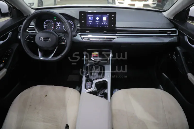 2025 جيلي امجراند جي اس