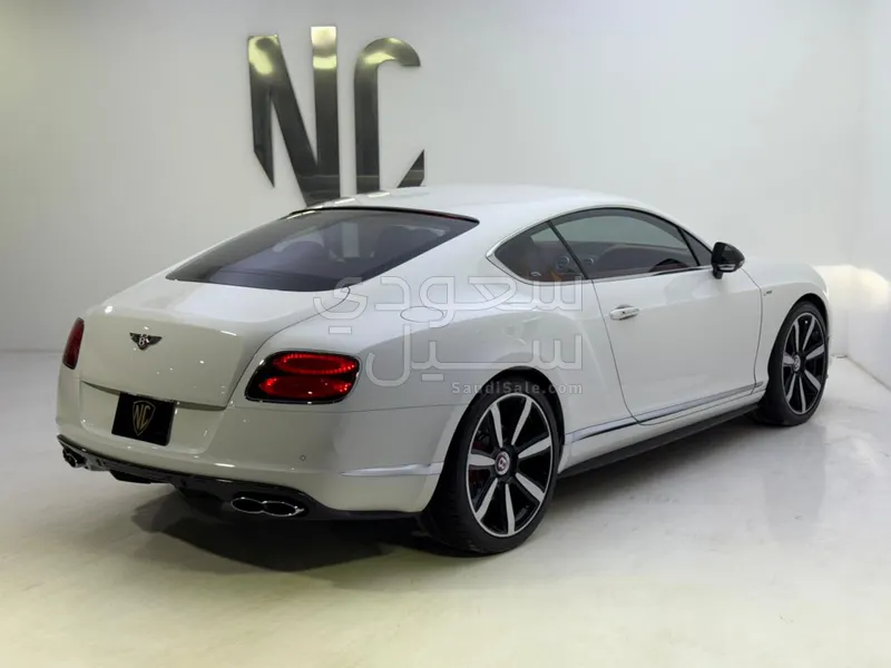 2015 بنتلي كونتيننتل جي تي