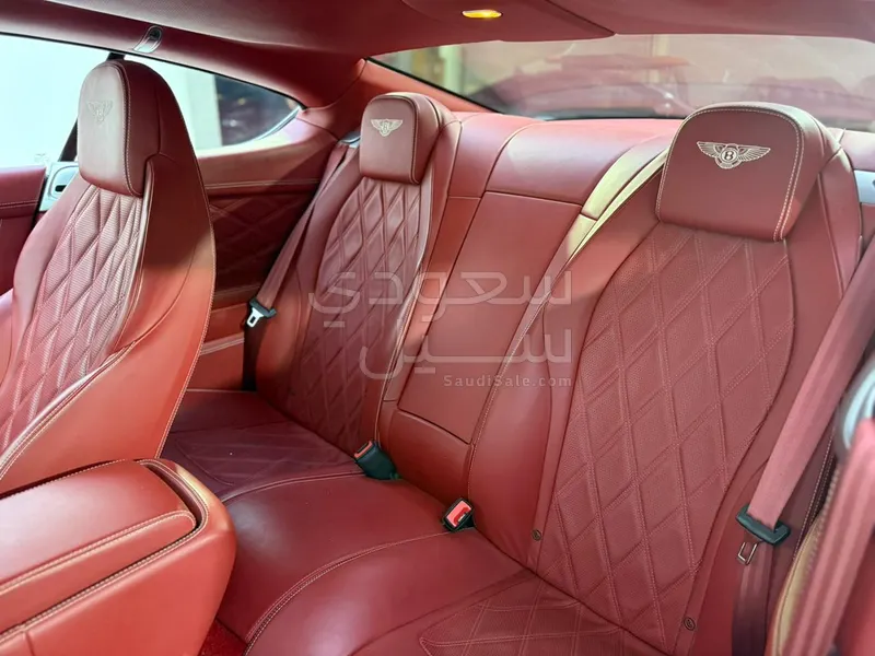 2015 بنتلي كونتيننتل جي تي