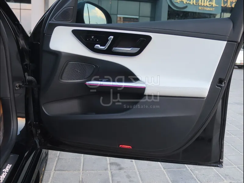 2025 مرسيدس - بنز سي 200