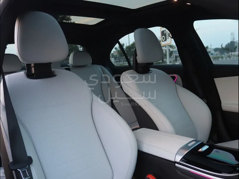 2025 مرسيدس - بنز سي 200