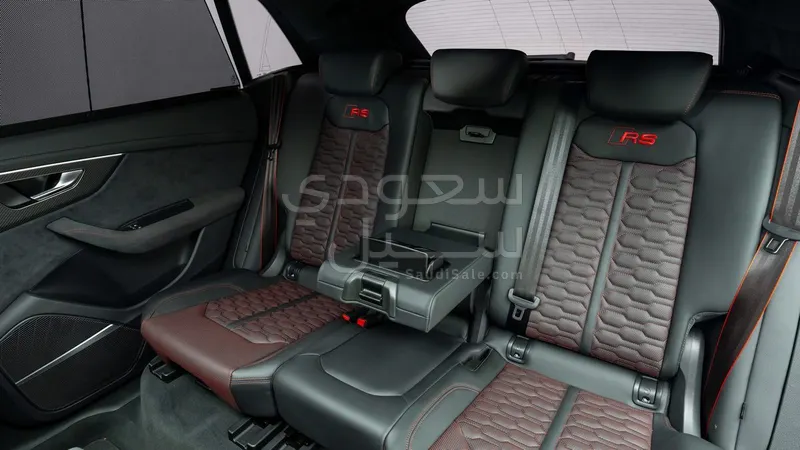 2025 اودي كيو 8 أر إس