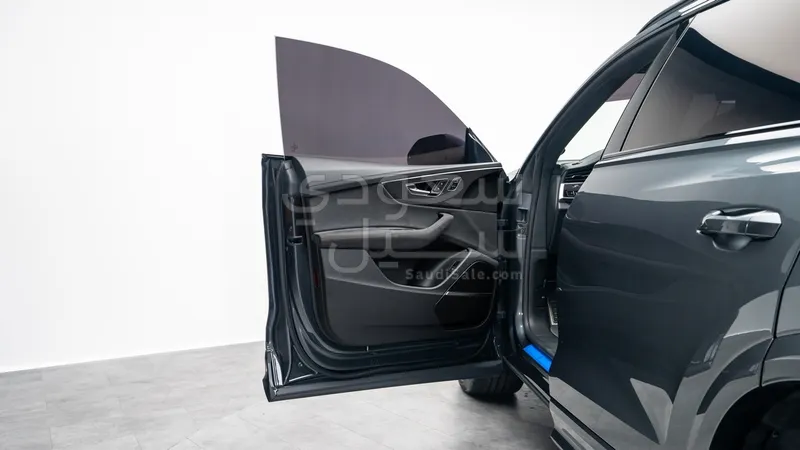 2025 اودي كيو 8 أر إس