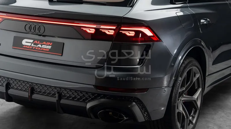 2025 اودي كيو 8 أر إس