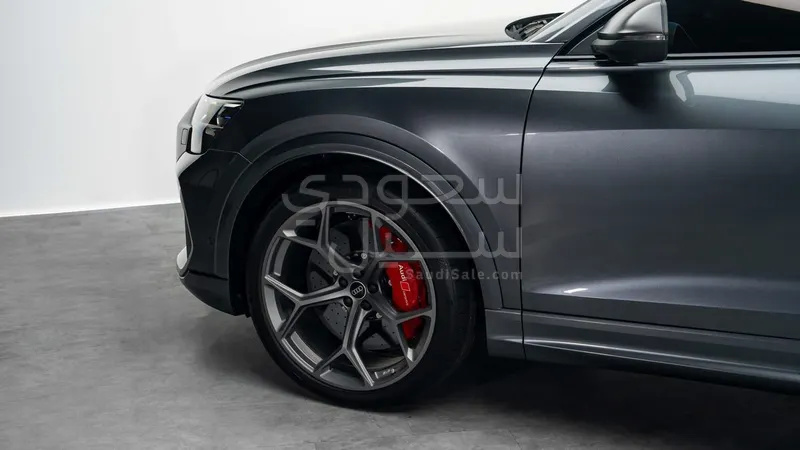 2025 اودي كيو 8 أر إس