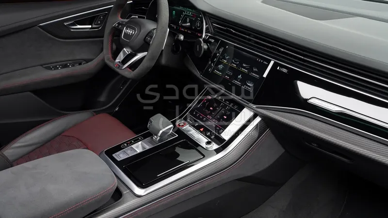 2025 اودي كيو 8 أر إس